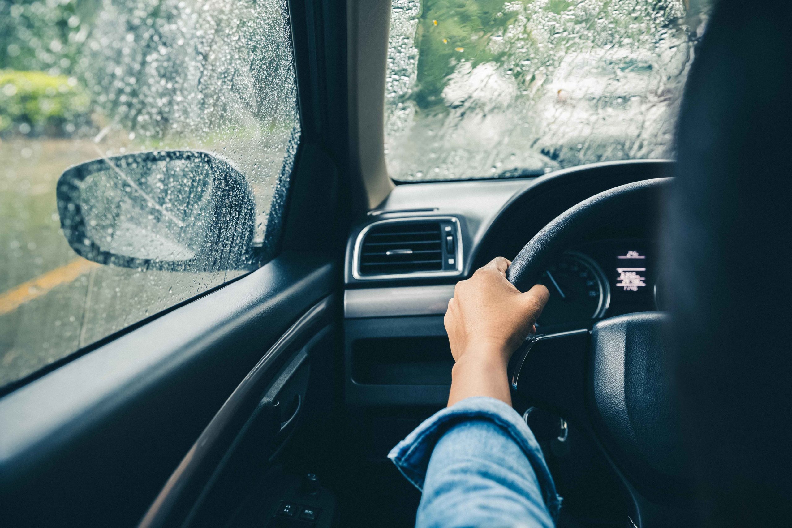 Driving In The Rain 8 Expert Tips For The Safest Ride In A Storm 